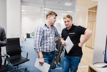 Foto von Evolvice QA testing Mitarbeitern.