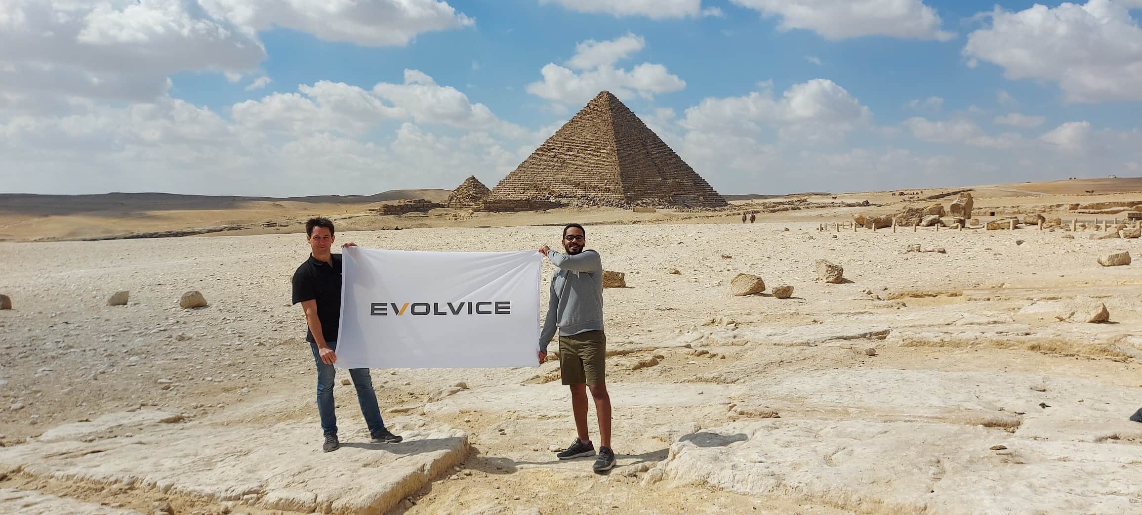 Stefan Nesselhauf in Egypt with Egyptian Evolvice team in front of pyramid